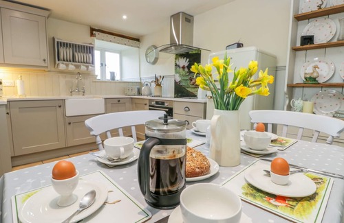Staintondale Cottage | SWALLOW COTTAGE, pet friendly, with open fire in Staintondale
