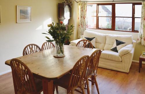 Ottery St Mary House | Swallows Cottage