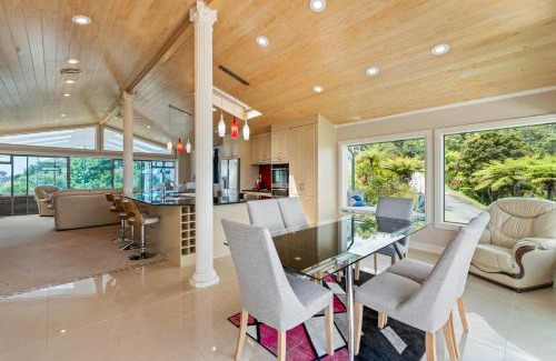 Paihia House | Swallows Nest - Paihia Holiday Home