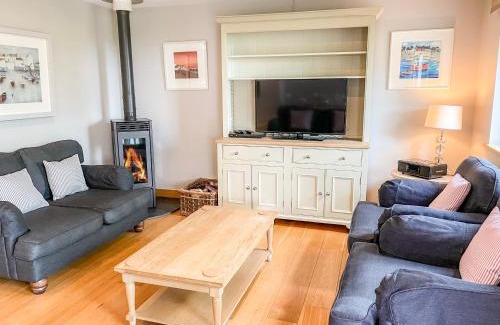 Eleighwater House | Swandown, 20 Poldon