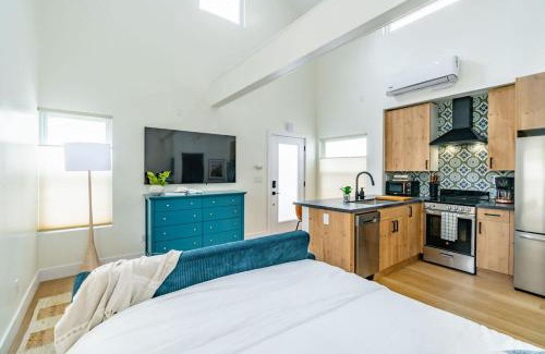 Hillcrest Apartment | Swanky Studio in Vibrant Hillcrest