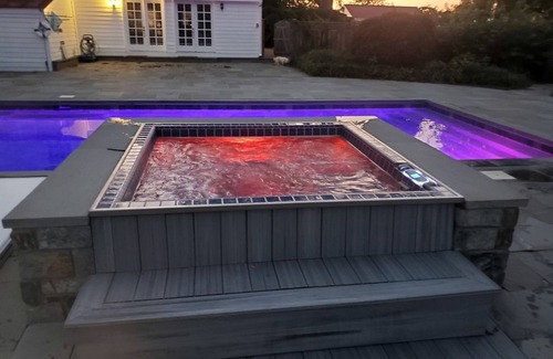 Darnestown Cottage | Sweet Chic Farm Cottage with Pool, Hot-Tub and Beautiful Sunsets in Maryland