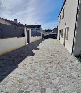 Taverny House | Sweet Home Maison entière