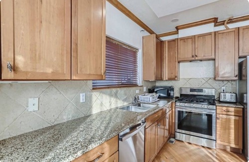 Gateway House | Sweet Home Near Denver International Airport 2022-BFN-0022402