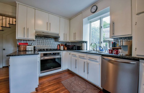 Tuscaloosa House | Sweet Home on 13th - Book for football season and more!