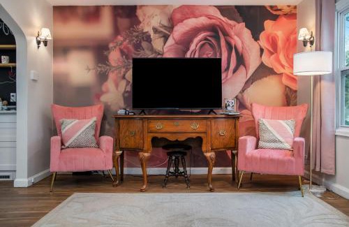 Benson House | Sweet Rose Cottage A Romantic Getaway