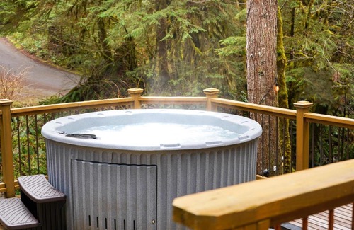 Glacier House | Sweet Seclusion