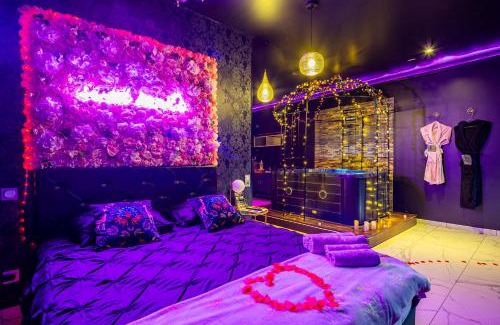 Rhone Hotel | Sweet SECRET'S JACUZZI