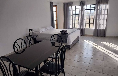 Hartbeespoort Cabin | Sweetafrica lodge