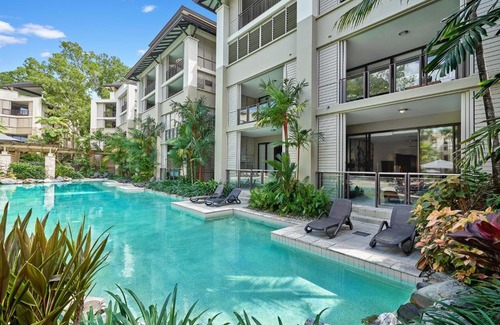 Palm Cove Apartment | Swim Out Apartments in Triton Street Beachfront Resort Palm Cove