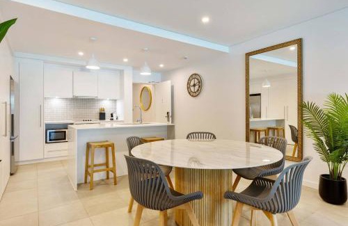 Port Douglas Apartment | 'Swim-Out Escape at Temple' Steps to Four Mile Beach
