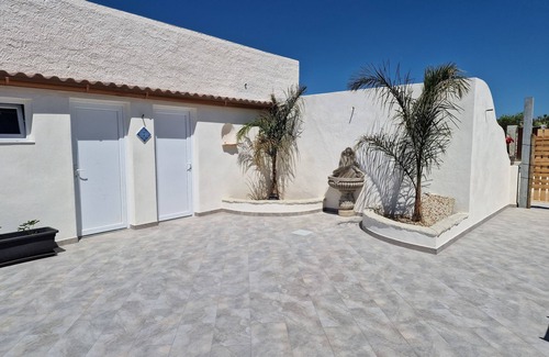 Marsala Apartment | Swimming pool, kitesurfing, adjacent accommodations