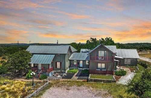 Dripping Springs House | Swing On Inn- Morning Glory Suite