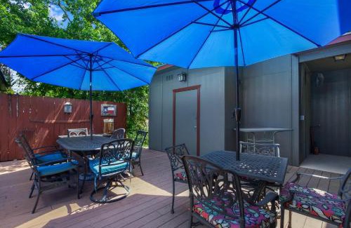 Dripping Springs House | Swing On Inn- Morning Glory Suite