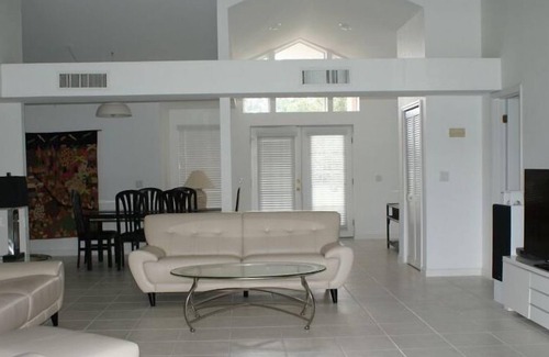 Clermont House | SWISS 15 - Lake Stephanie