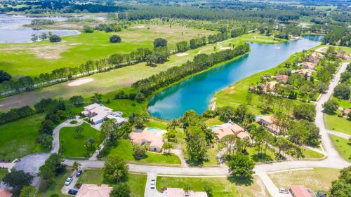 Groveland House | SWISS 66 - Lake Denise