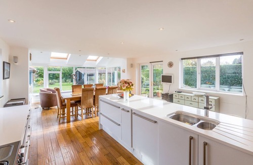 Aldringham Apartment | Swiss Cottage - sleeps 10 guests in 5 bedrooms