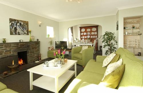 Criccieth House | Swn Y Gwynt