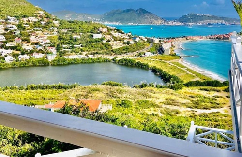 Cay Bay Hill Villa | SXM King Size Villa with 4 Rooms and 4 Bathrooms, St. Maarten King Size Luxury Villa
