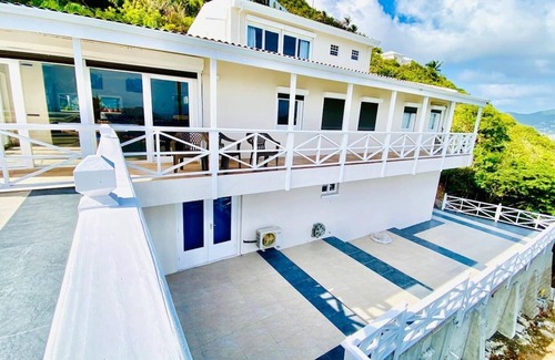 Cay Bay Hill Villa | SXM King Size Villa with 4 Rooms and 4 Bathrooms, St. Maarten King Size Luxury Villa