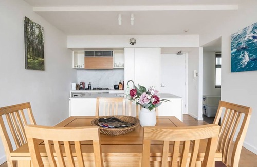 Crows Nest Apartment | Sydney Urban Oasis Balcony Views and BBQ