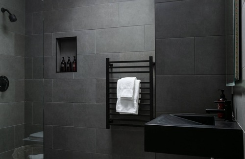 Stowe Area Hotel | Tälta Lodge, A Bluebird by Lark