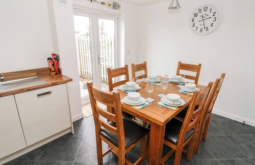Ogmore-by-Sea Cottage | Tŷ Glas