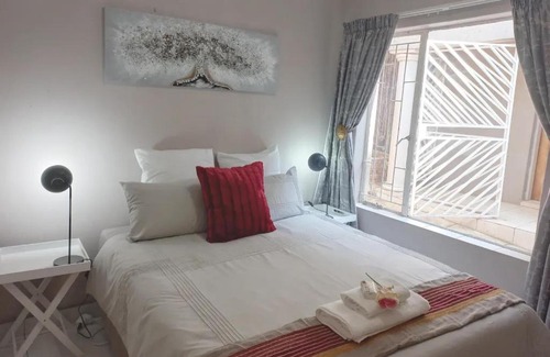 Moreleta Park Apartment | T-Blom Moreleta Park