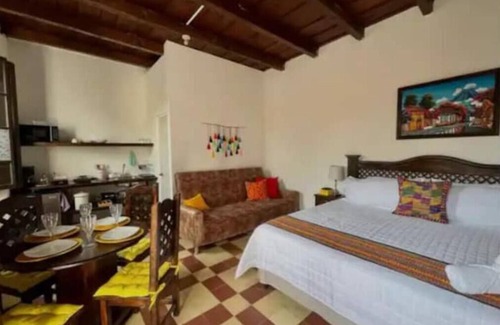 Antigua Guatemala House | T1-House 14 guests 3 blocks from Central Park
