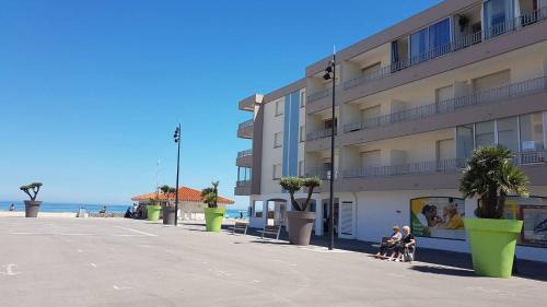 Saint-Cyprien Plage Apartment | T2 CABINE-Superbe vue mer et accès direct plage proche commerces-6AT28