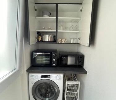 Saint-Louis Apartment | T2 Elio - proche gare et aéroport, parking privé