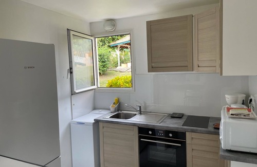 Sainte-Anne Apartment | T2 Sainte-Anne secure residence with swimming pool