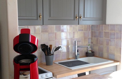 La Madrague Apartment | T2 vue mer 180° Avec balcon, Air-conditioned, direct access to the sea, Parking, Piscine