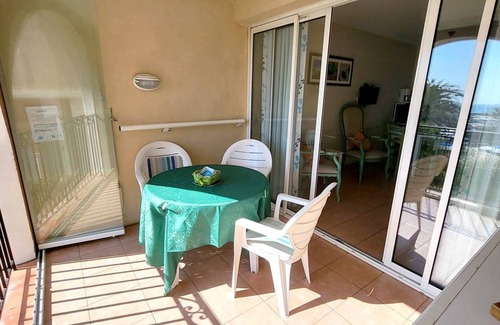 Six-Fours-les-Plages Apartment | T2 with pool, private parking 200m from beaches and shops