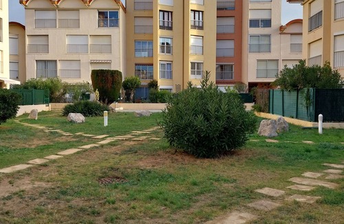 Port Rive Gauche Apartment | T3 air-conditioned wifi 45m² port view GRUISSAN 4 pers, restaurant and beach on foot
