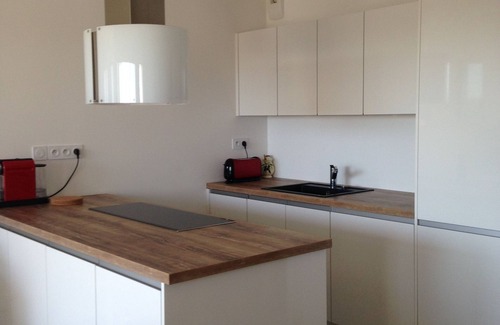 Carqueiranne Apartment | T3 apartment with sea view, swimming pool, garage and beaches 200m away