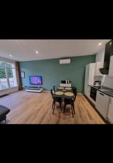 Giroussens Apartment | T3 de 60 M2 avec parking à 3 min de l autoroute