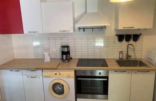 Bonneveine Apartment | T3 garden apartment with 100 m2 garden near the sea and Stade Vélodrome