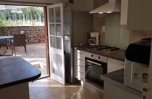 Toulon House | T3 ground floor at the foot of the hills and 10 minutes from the beaches