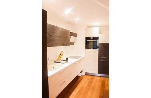 Quimper Apartment | T3 hypercentre, free parking with balcony