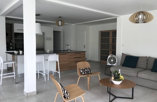 Pointe du Bout Apartment | T4 renovated with private garden in Trois Ilets, beach 200m, sea view