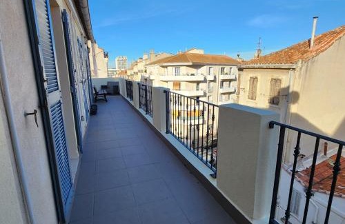 Saint-Lambert Apartment | T4 Rooftop Terrasses