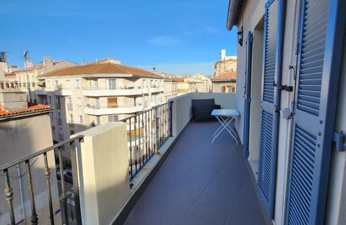 Saint-Lambert Apartment | T4 Rooftop Terrasses