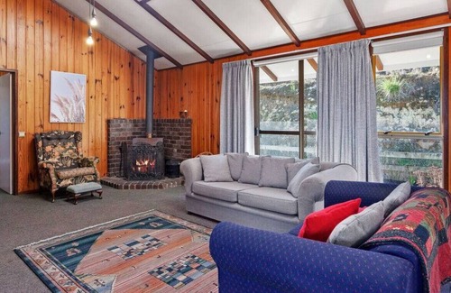 Tirohanga House | Tablelands Family Retreat