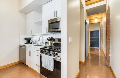 New Tacoma Apartment | Tacoma - Lux Modern 1BR 1BA Fit for Long Stays-28