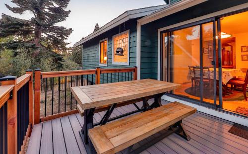 Upper Kingsbury House | Tahoe Family Getaway
