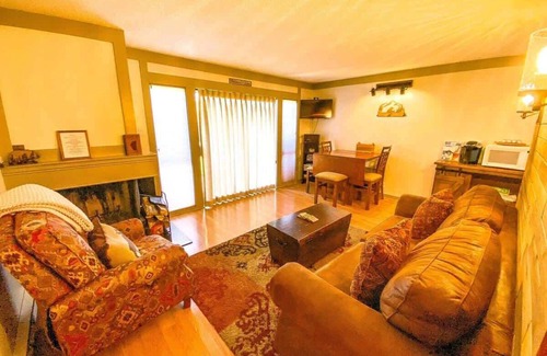Tahoe City Condo | Tahoe Marina Lakefront | Unit 17