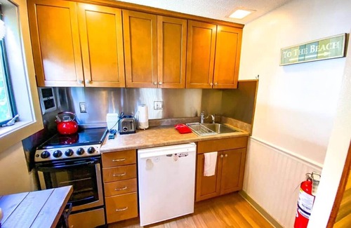 Tahoe City Condo | Tahoe Marina Lakefront | Unit 17