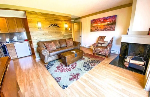 Tahoe City Condo | Tahoe Marina Lakefront | Unit 17