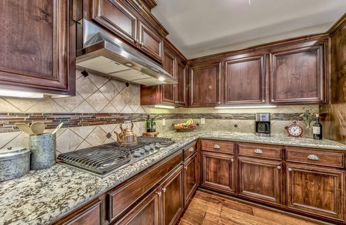 South Lake Tahoe House | Tahoe Woods #502 at Stateline - Lake, Heavenly Village, Slopes, A/C